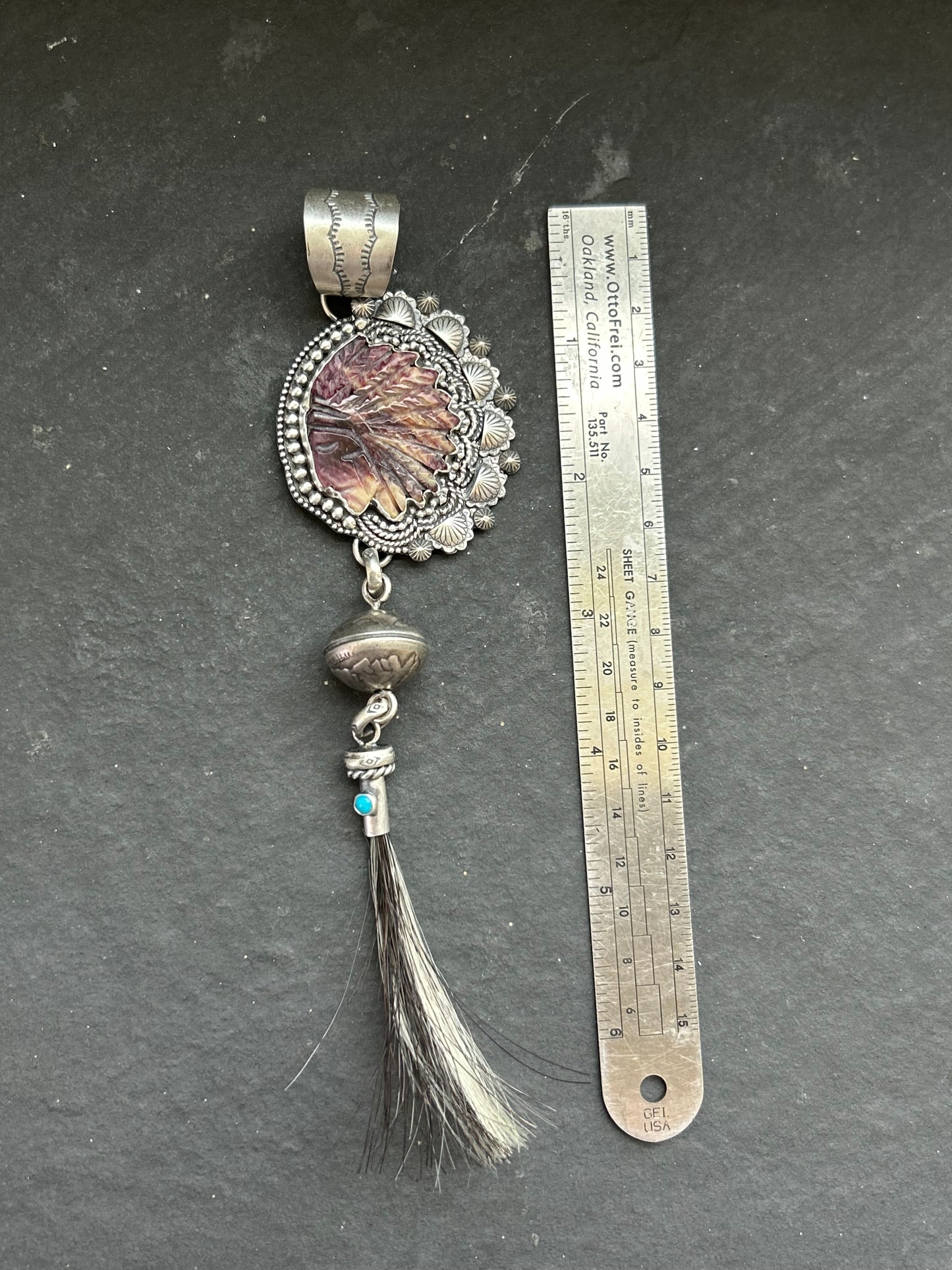Sunset Spiny Oyster Zháska Wíga Blossom Pendant