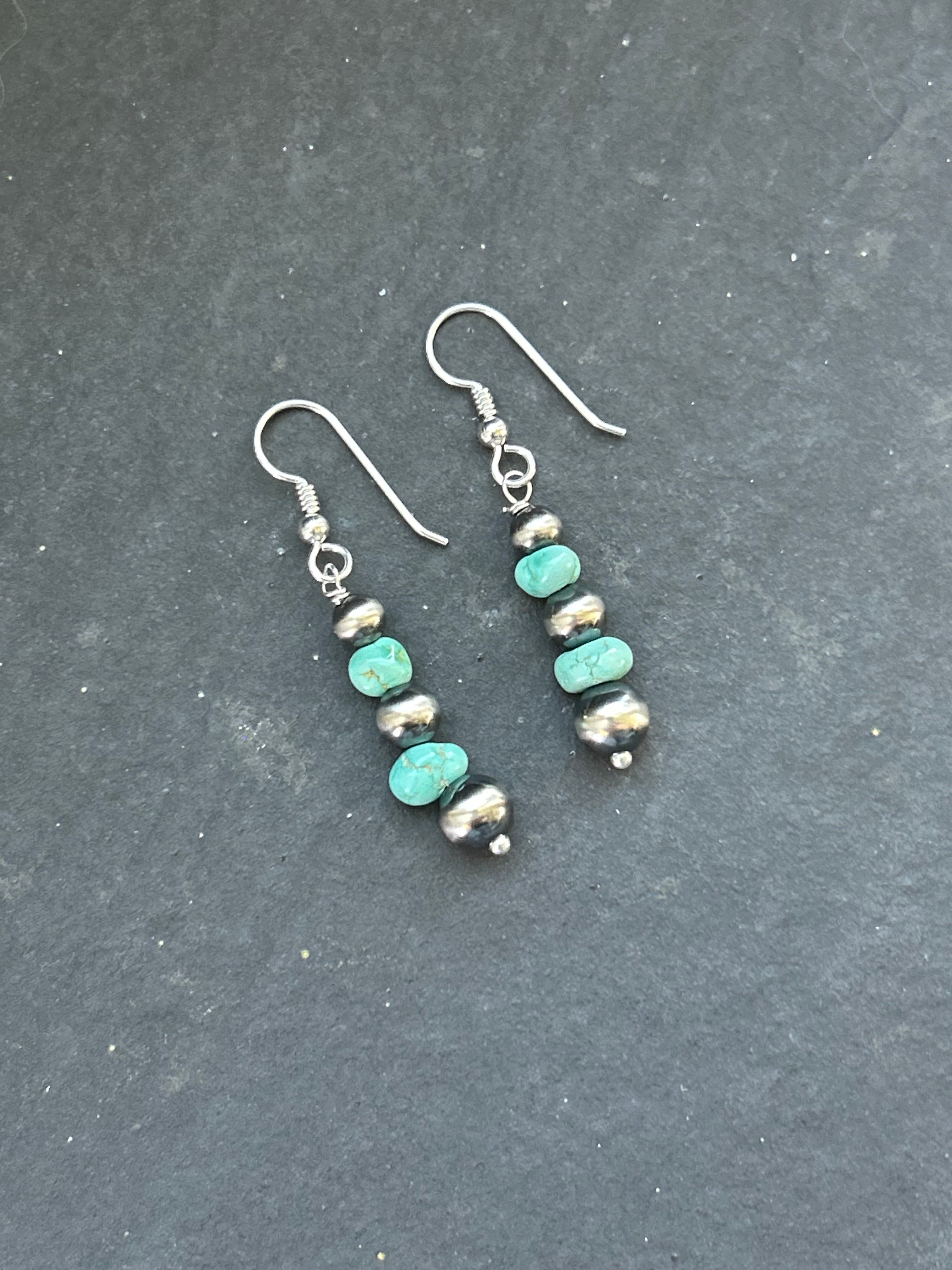 Campitos Tapered Round Pearl Dangle Earrings