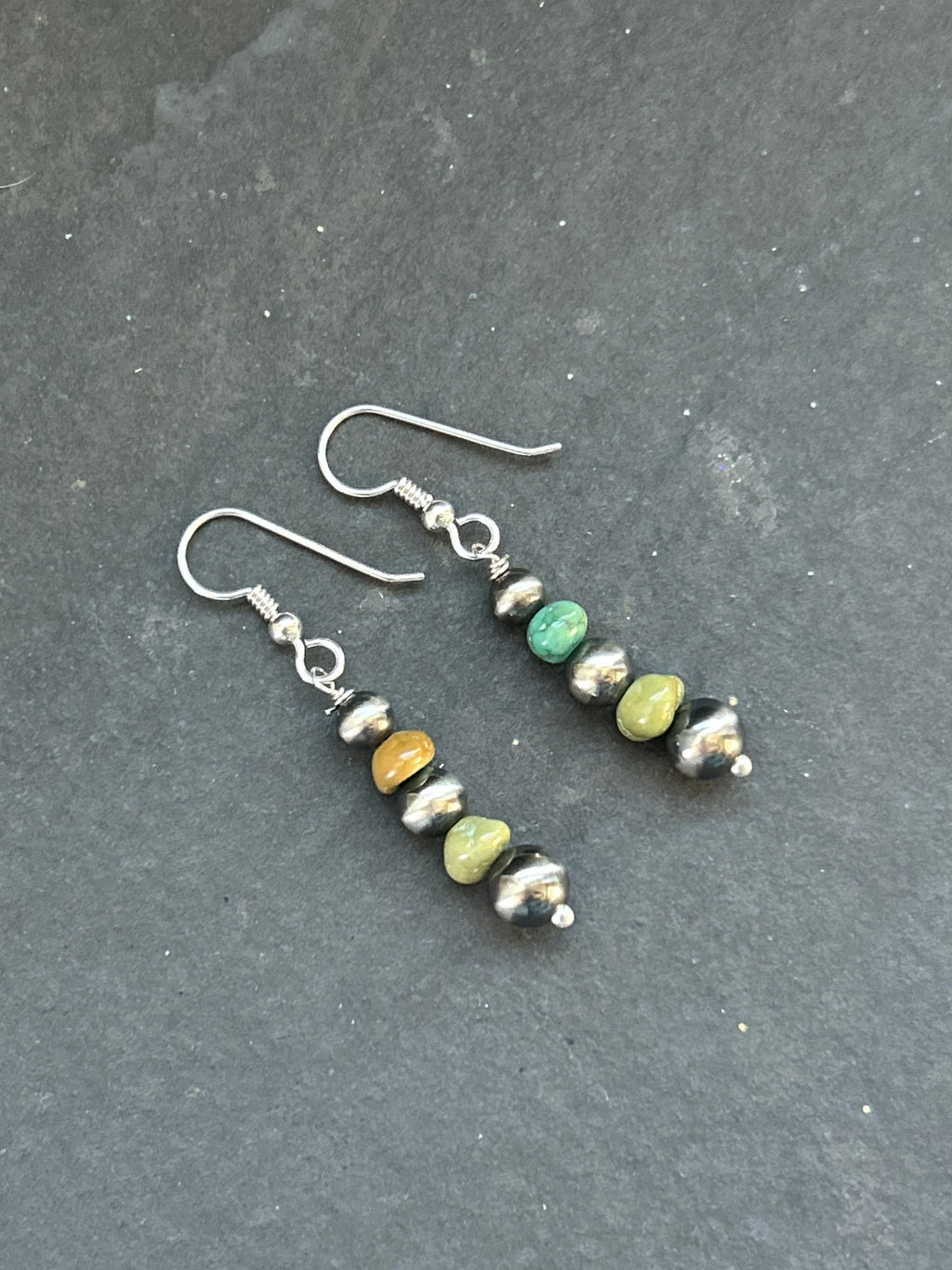 Green Lone Mountain Tapered Round Pearl Dangle Earrings