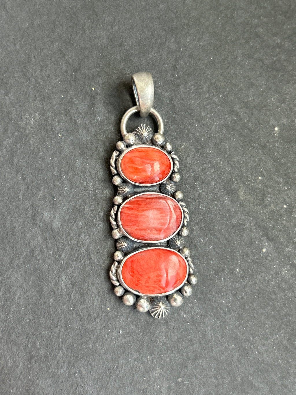 Red Spiny Oyster Drop Bar Pendant