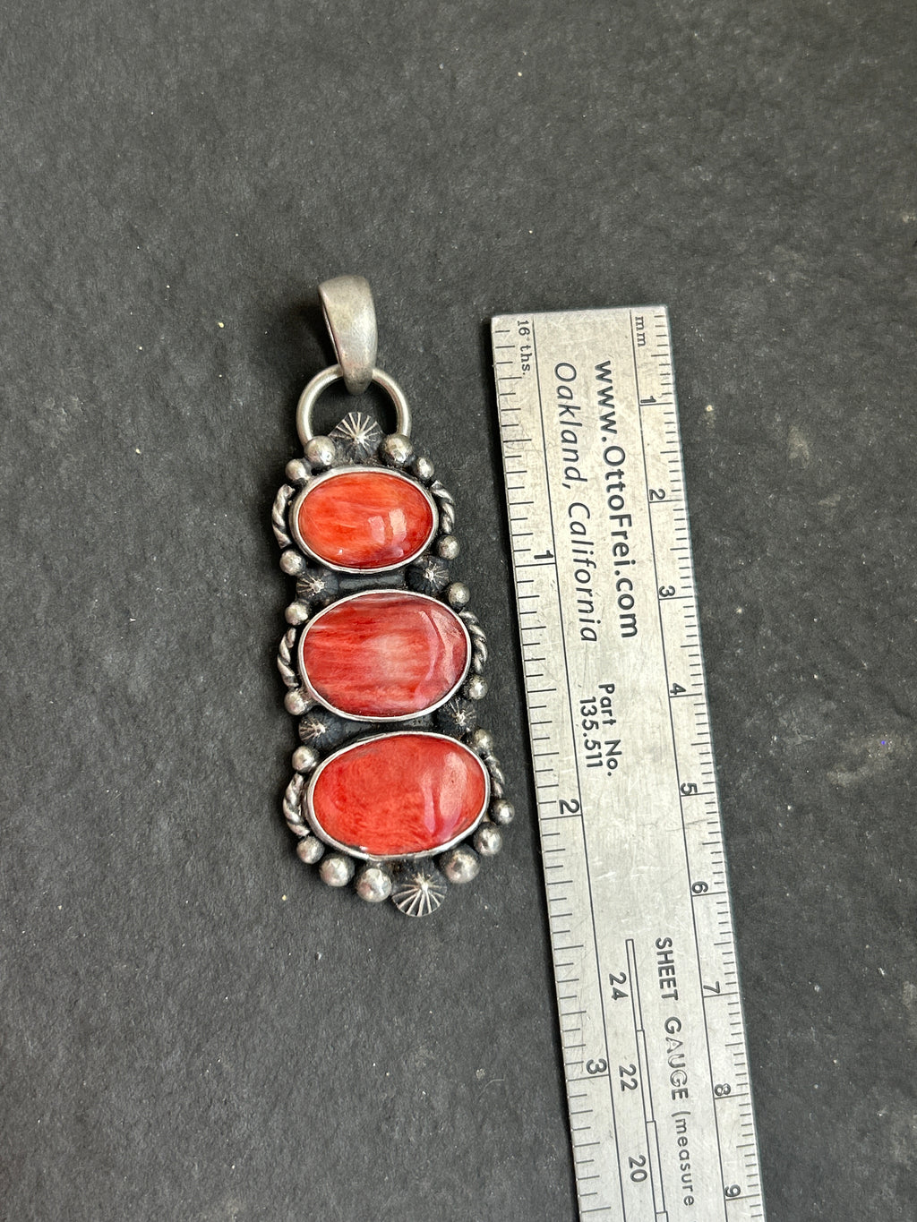 Red Spiny Oyster Drop Bar Pendant