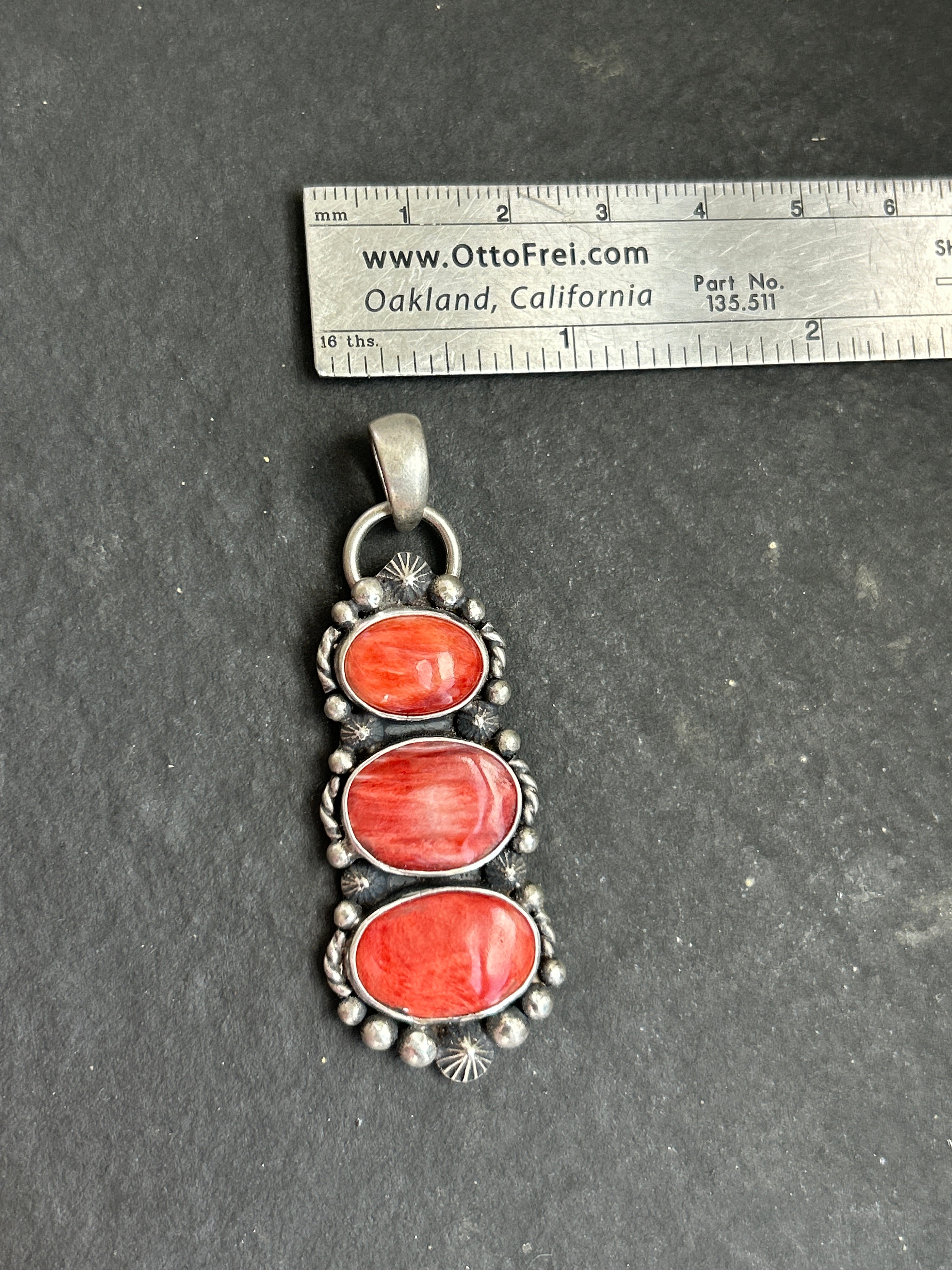 Red Spiny Oyster Drop Bar Pendant