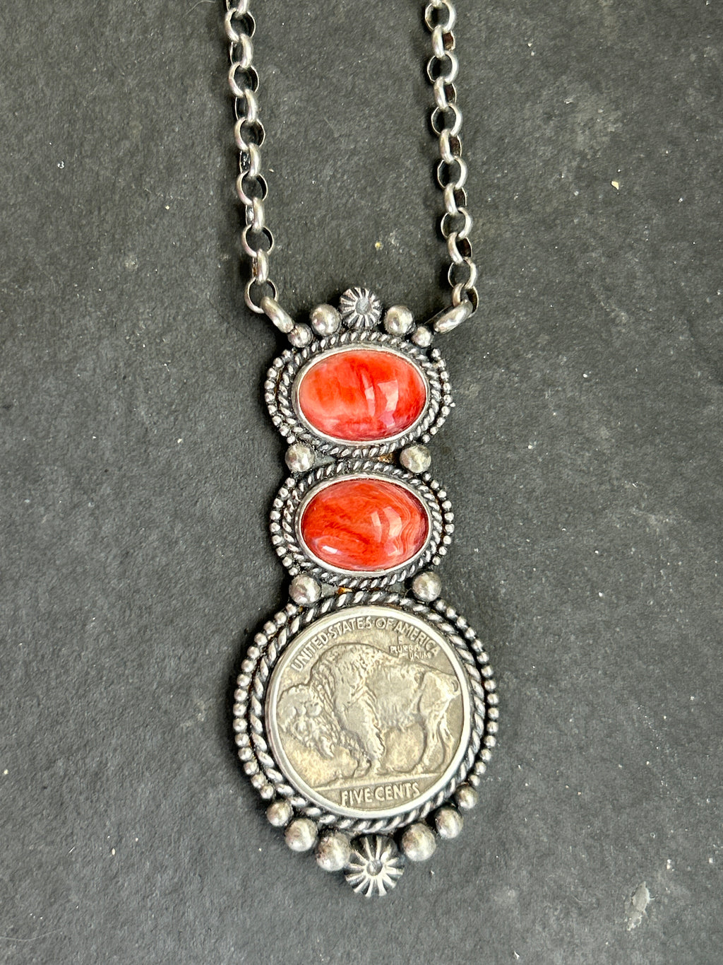 Red Spiny Oyster Graduated Fixed Chain Necklace