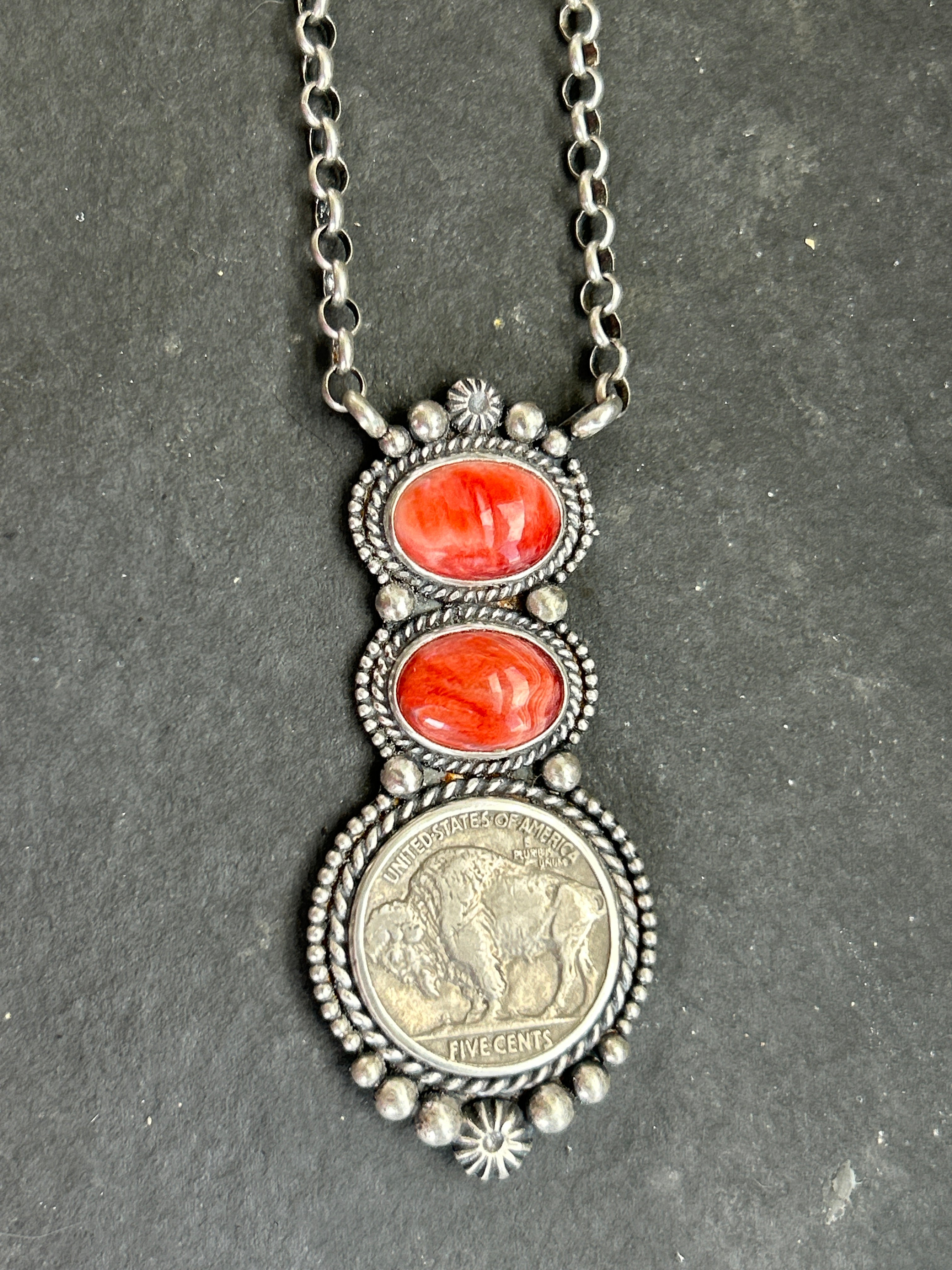 Red Spiny Oyster Graduated Fixed Chain Necklace