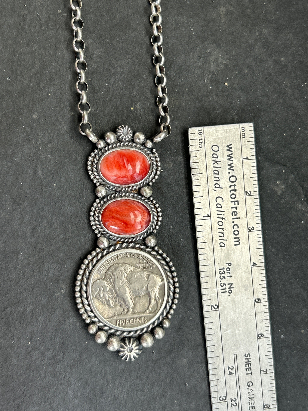 Red Spiny Oyster Graduated Fixed Chain Necklace