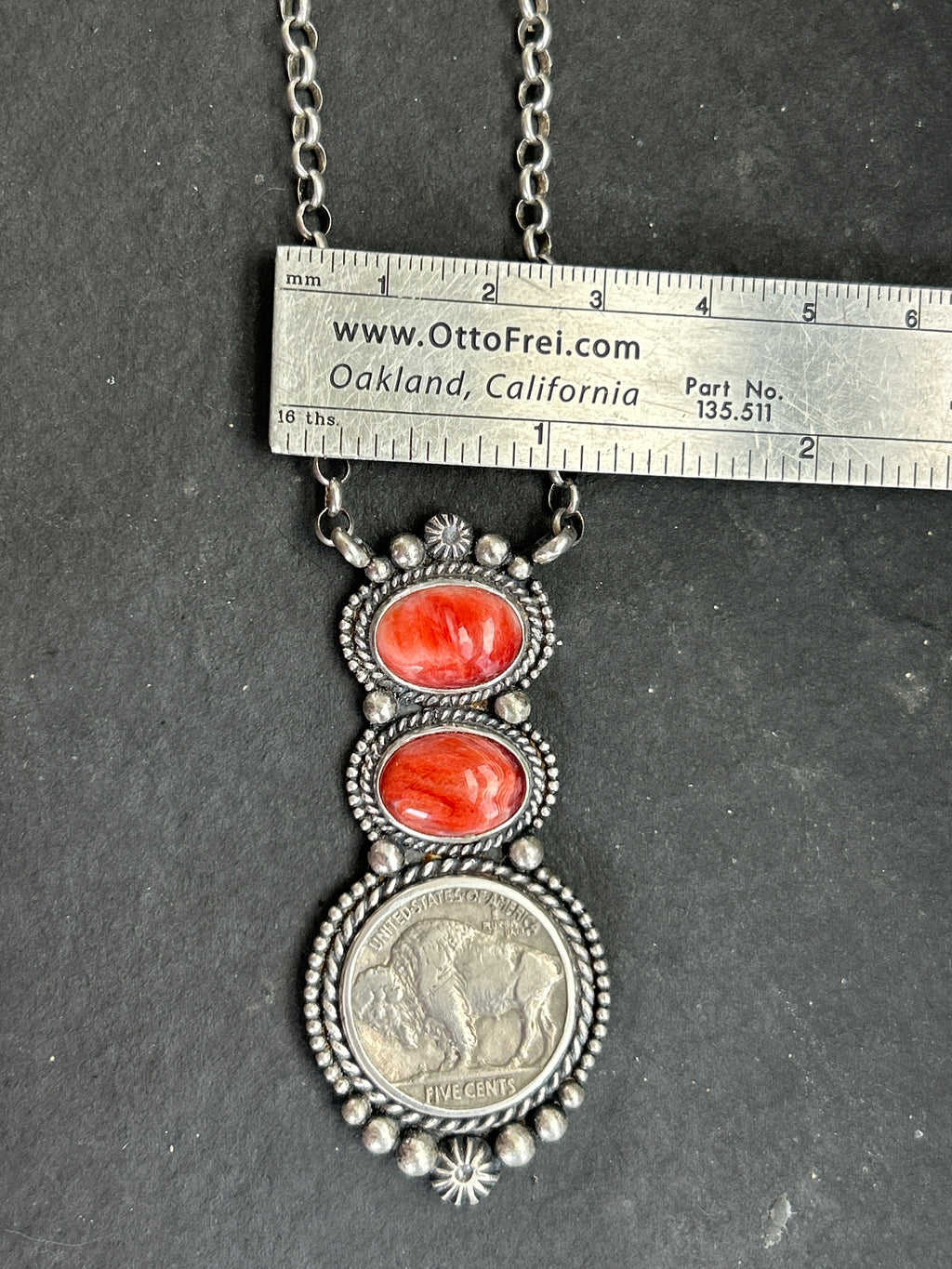 Red Spiny Oyster Graduated Fixed Chain Necklace