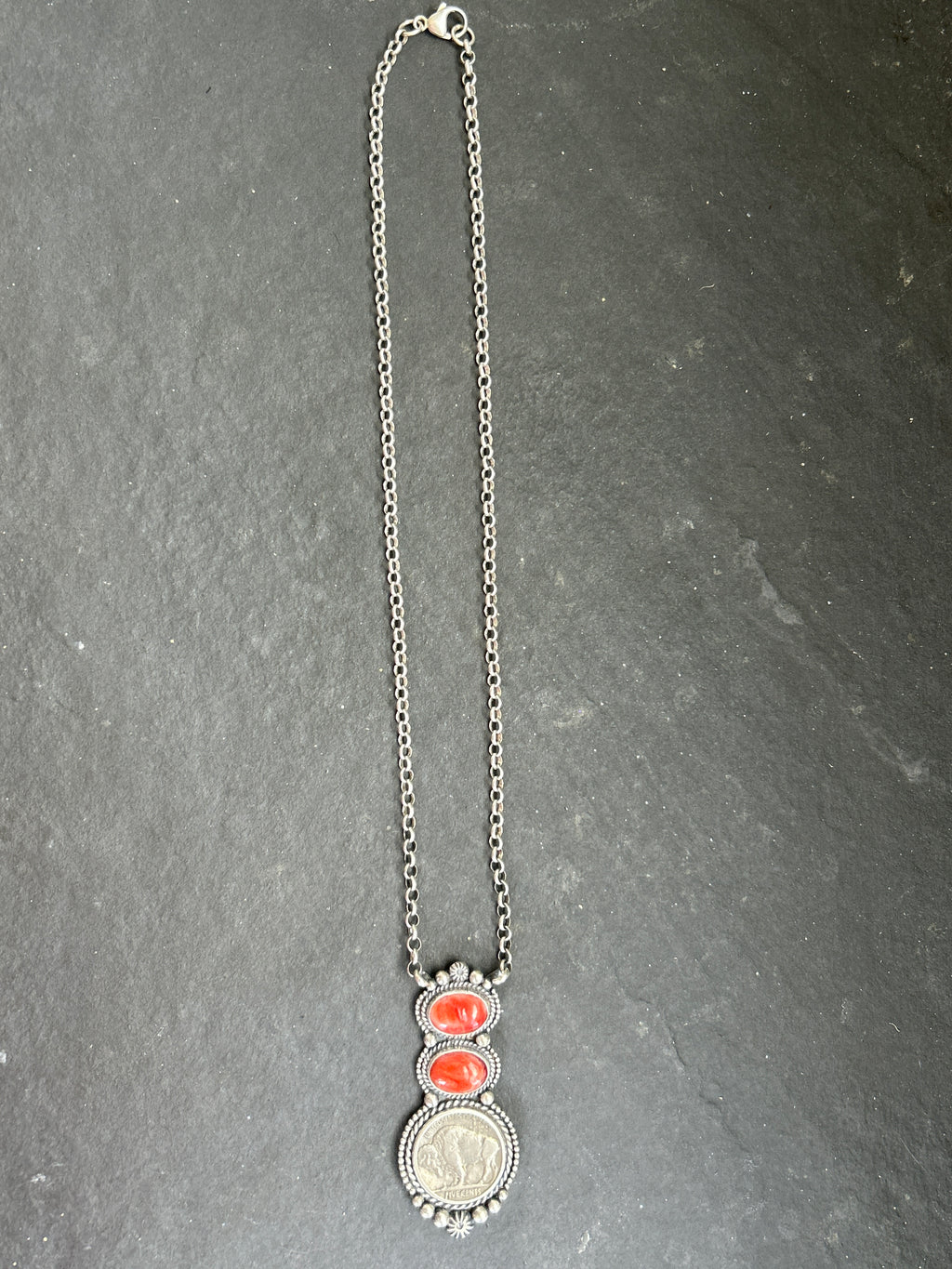 Red Spiny Oyster Graduated Fixed Chain Necklace