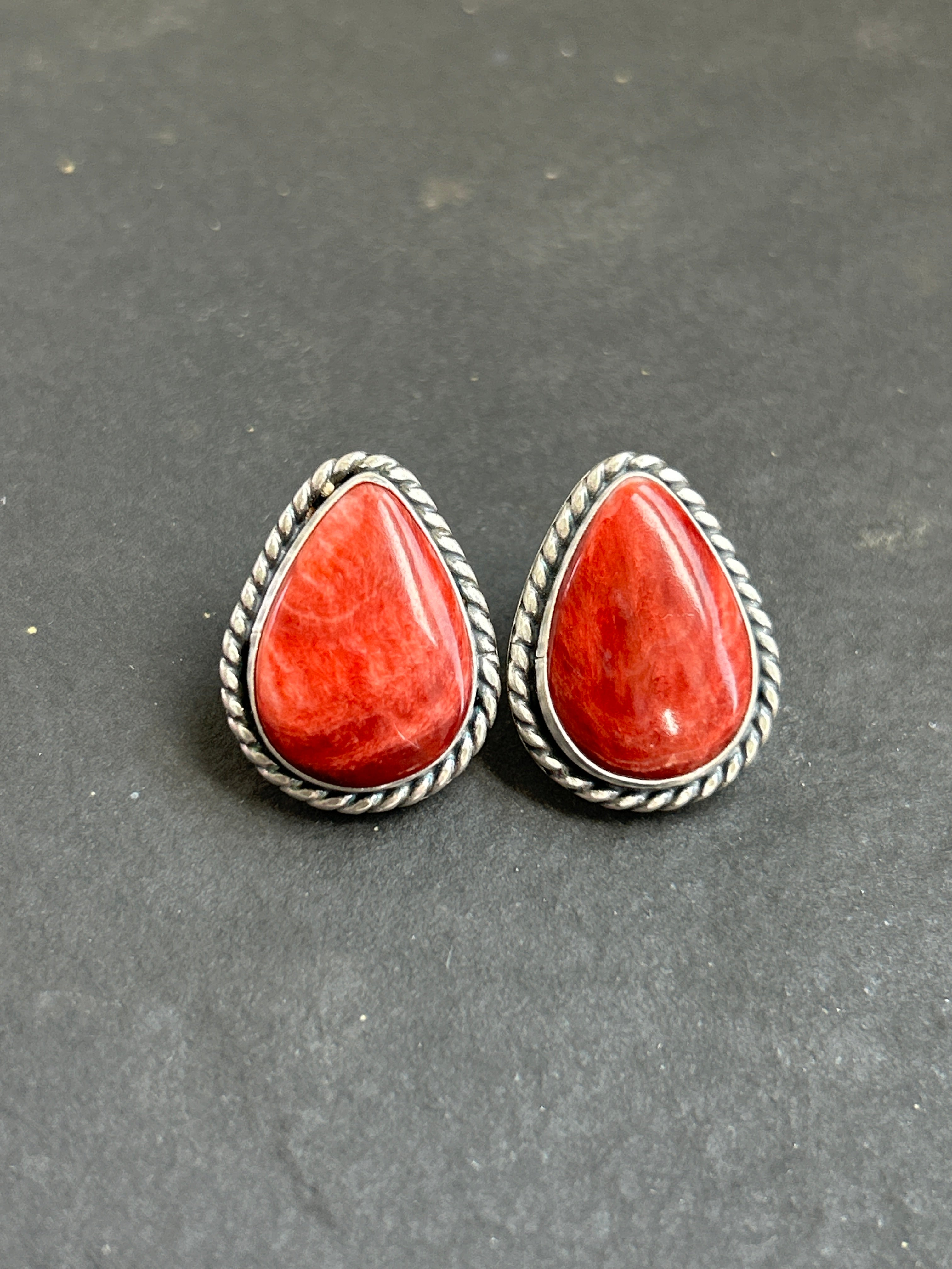 Red Spiny Oyster Studs