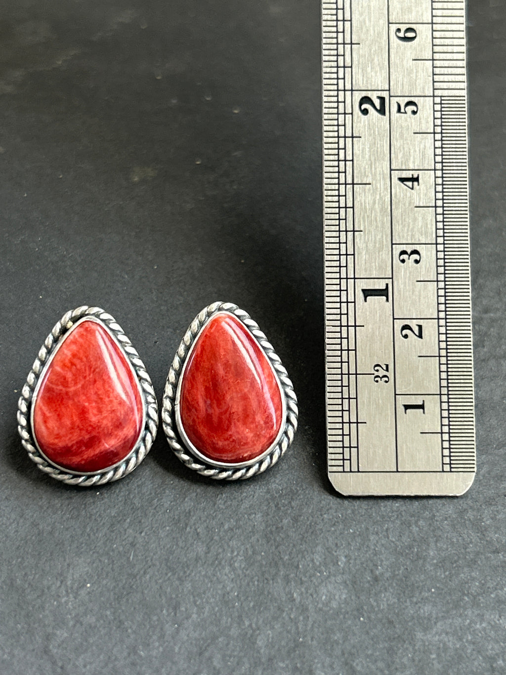 Red Spiny Oyster Studs