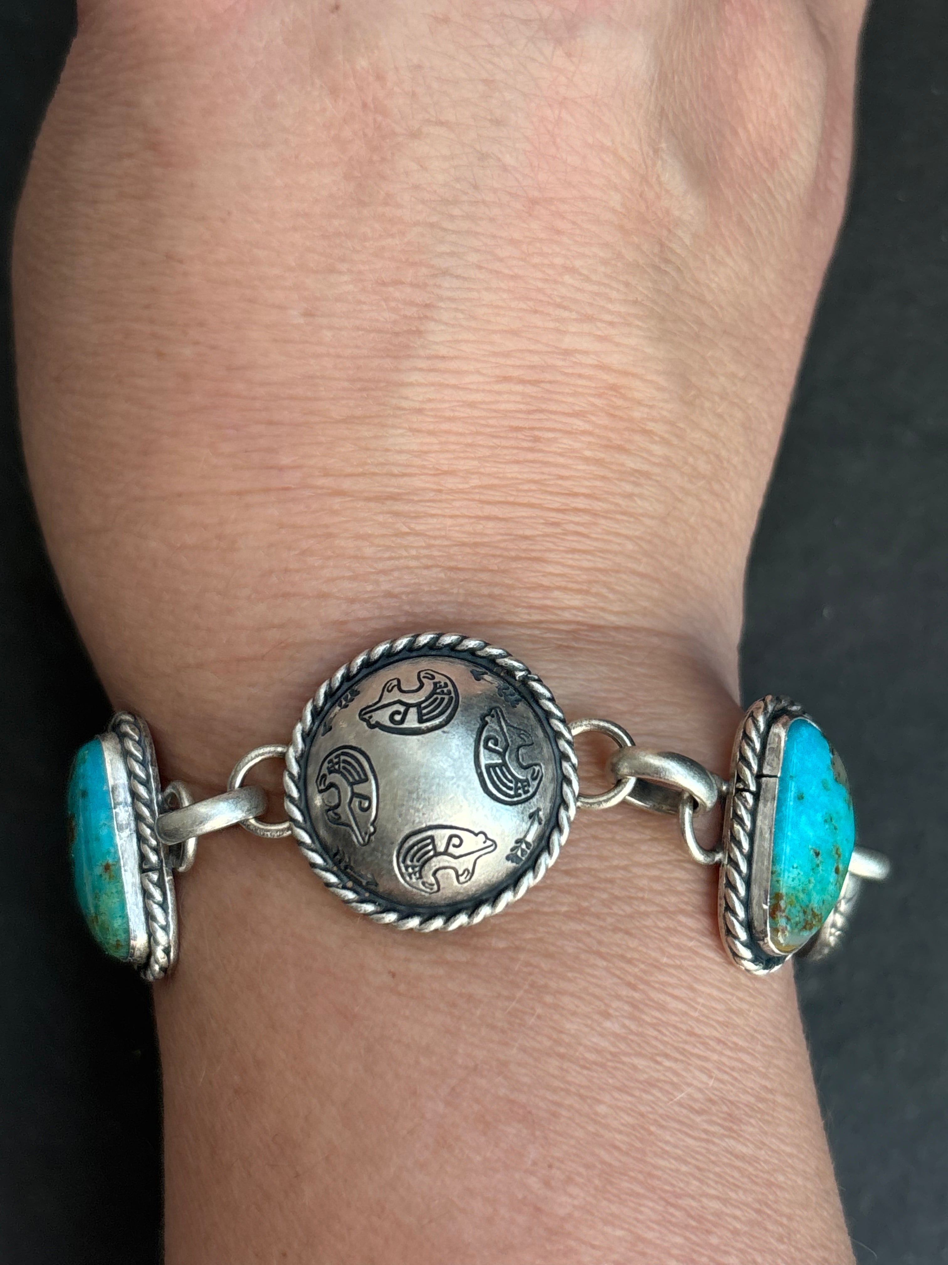 Fox Mine Guided By The Heart Pattern Half Shell Lariat Bracelet