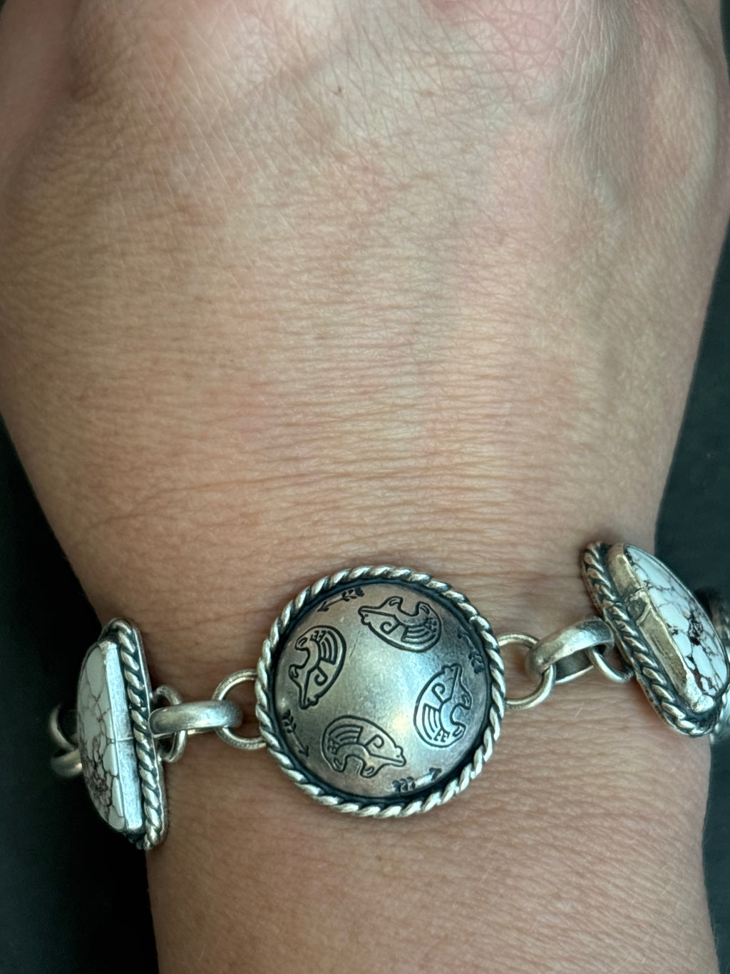 Wild Horse Guided By The Heart Pattern Half Shell Lariat Bracelet