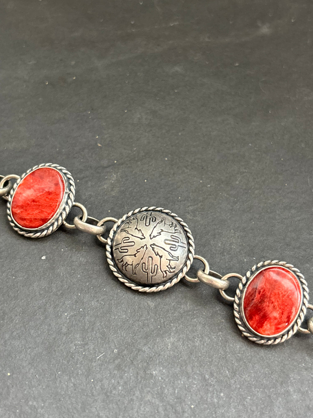 Red Spiny Desert Howl Pattern Half Shell Lariat Bracelet