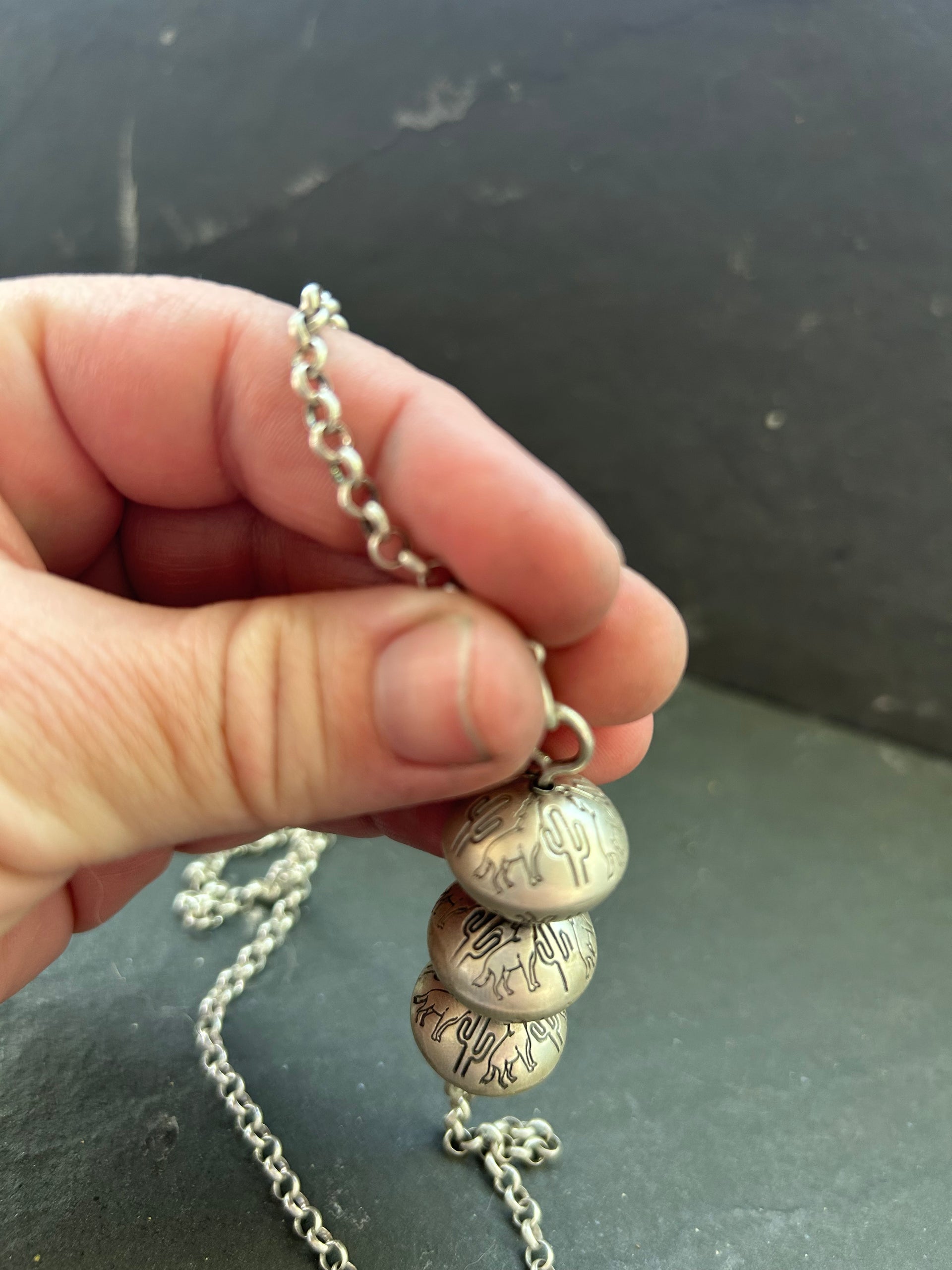Sterling Silver Prickly Wolf Ball Bar Necklace – Black Wolf