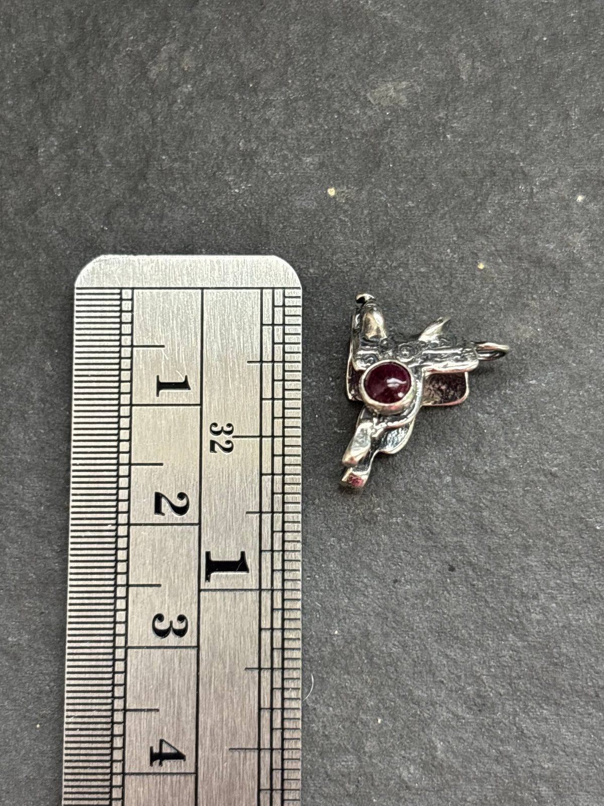 Purple Spiny Oyster Western Saddle Charm