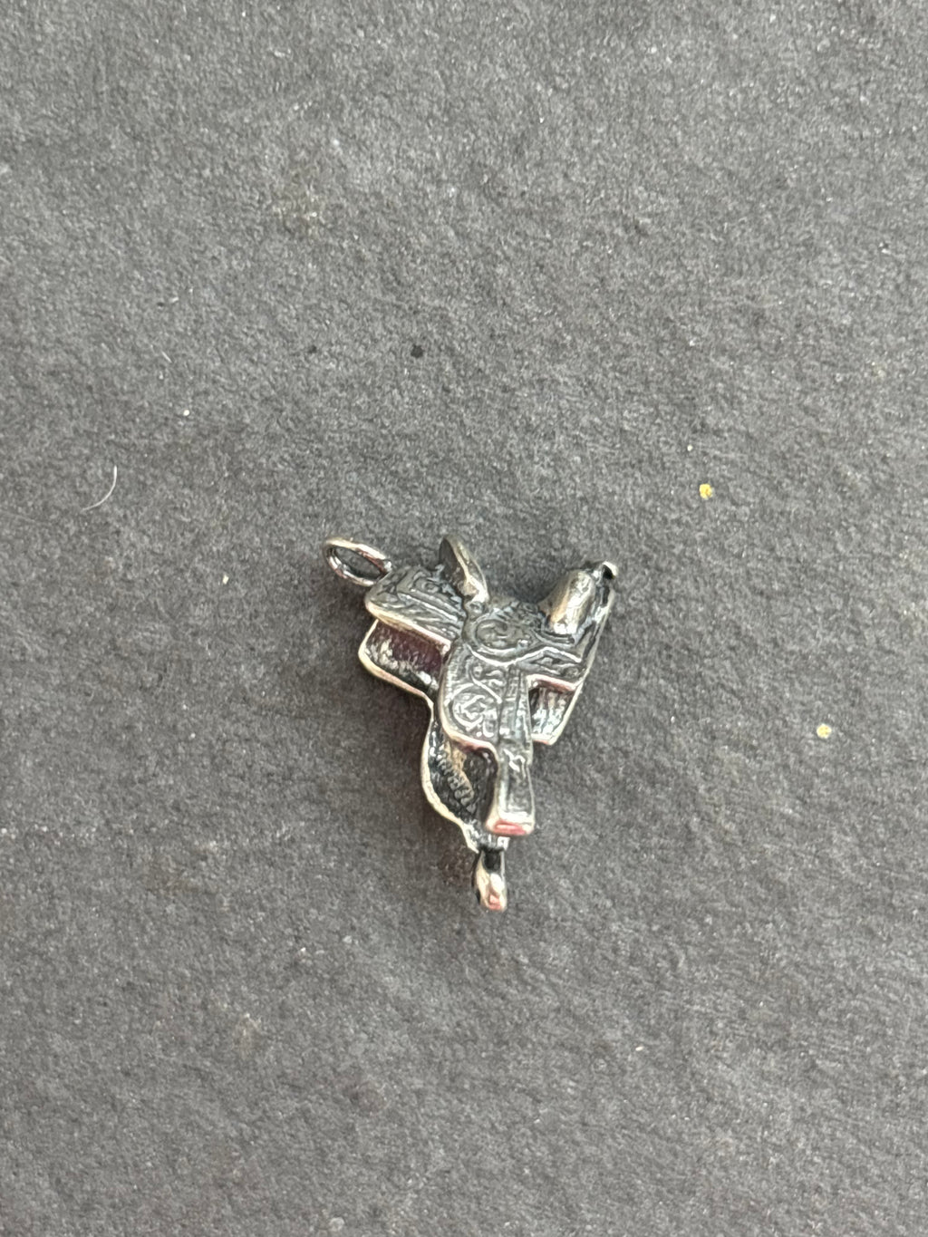 Purple Spiny Oyster Western Saddle Charm