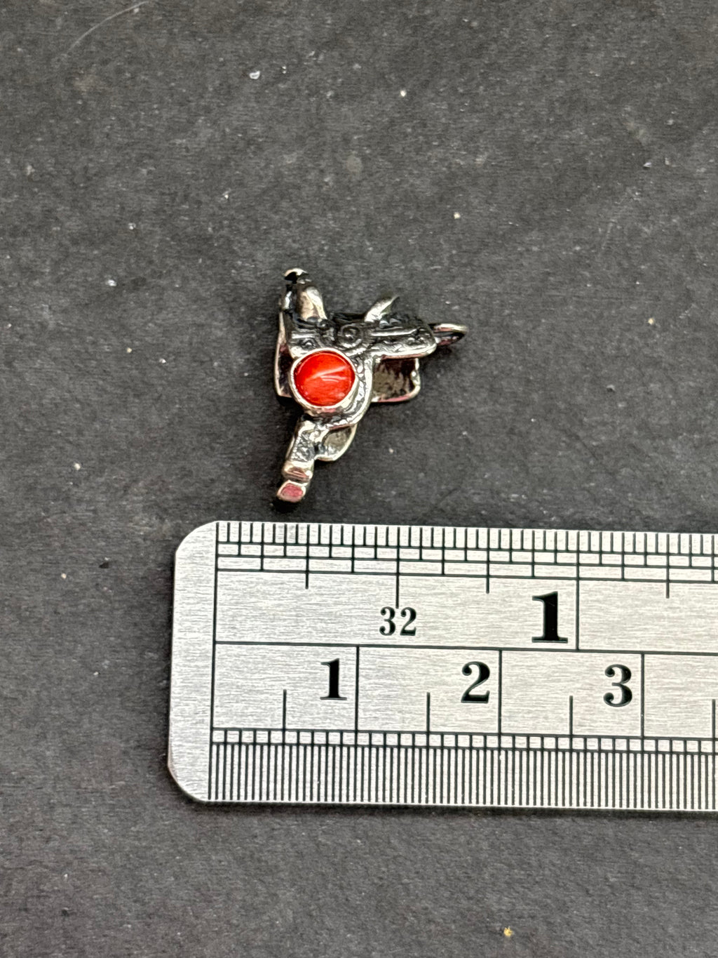 Red Spiny Oyster Western Saddle Charm