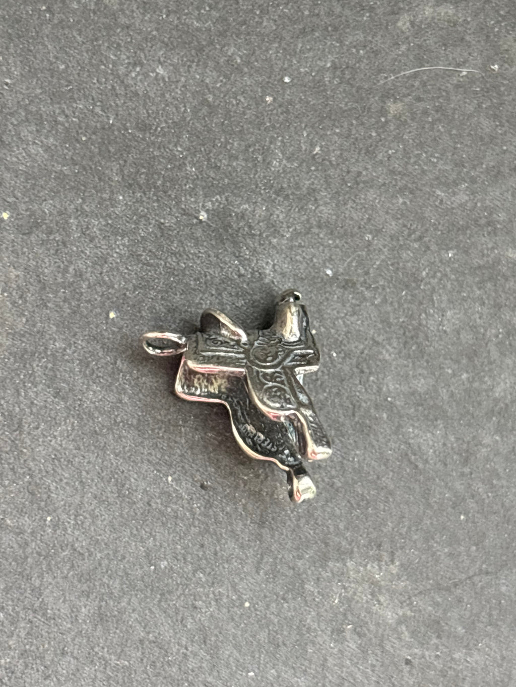 Red Spiny Oyster Western Saddle Charm