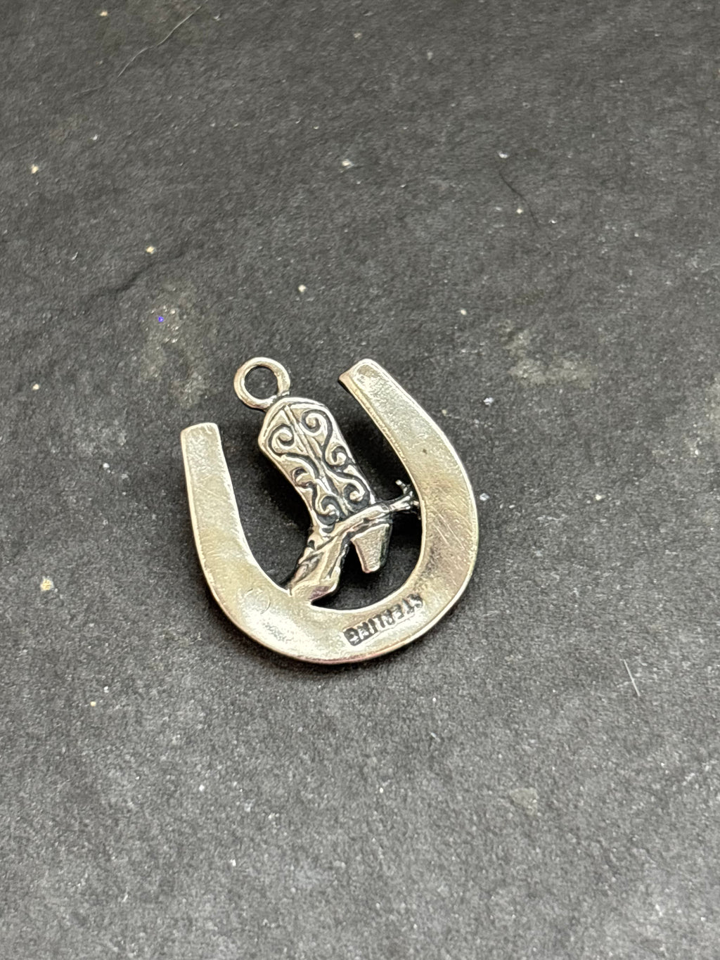 Red Spiny Oyster Lucky Cowgirl Charm