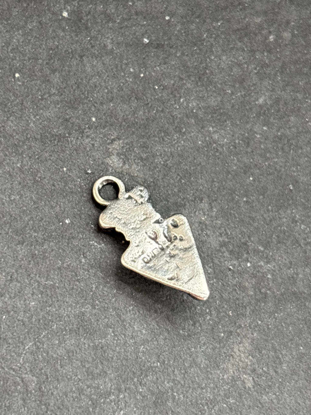 Red Spiny Oyster Arrowhead Charm