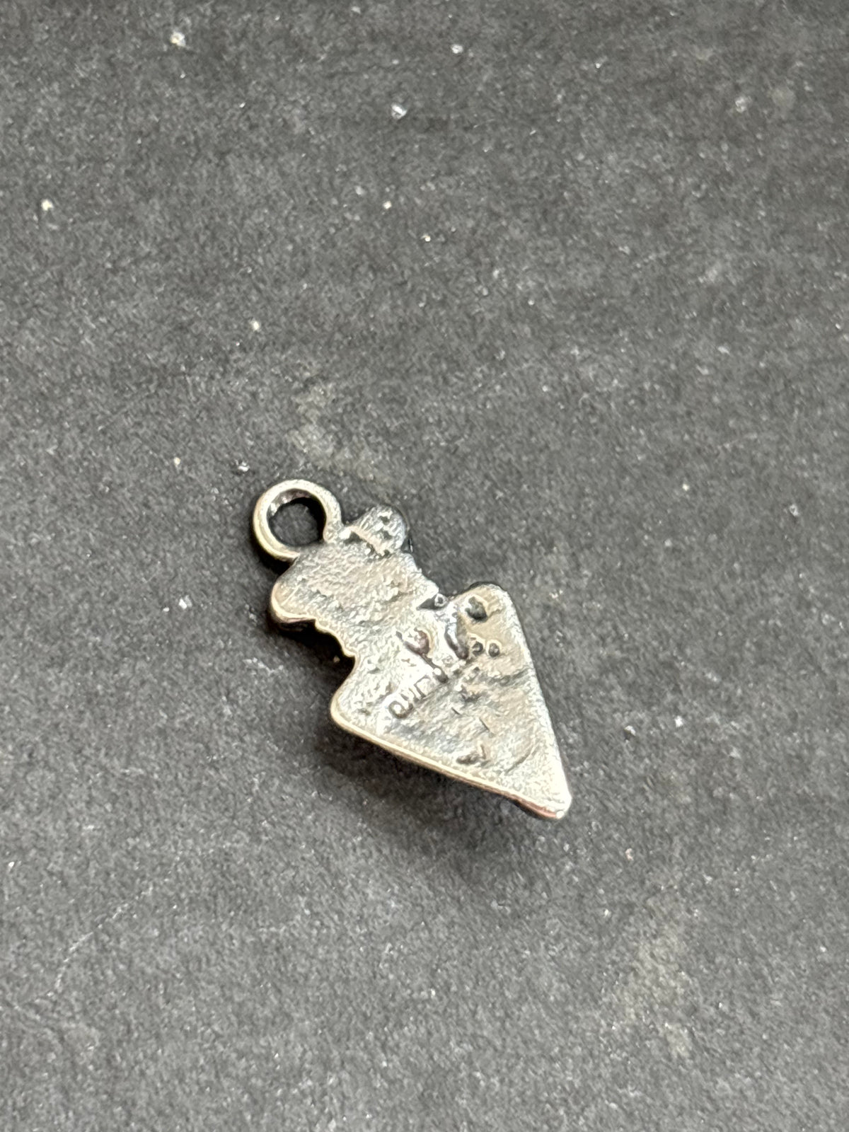 Red Spiny Oyster Arrowhead Charm