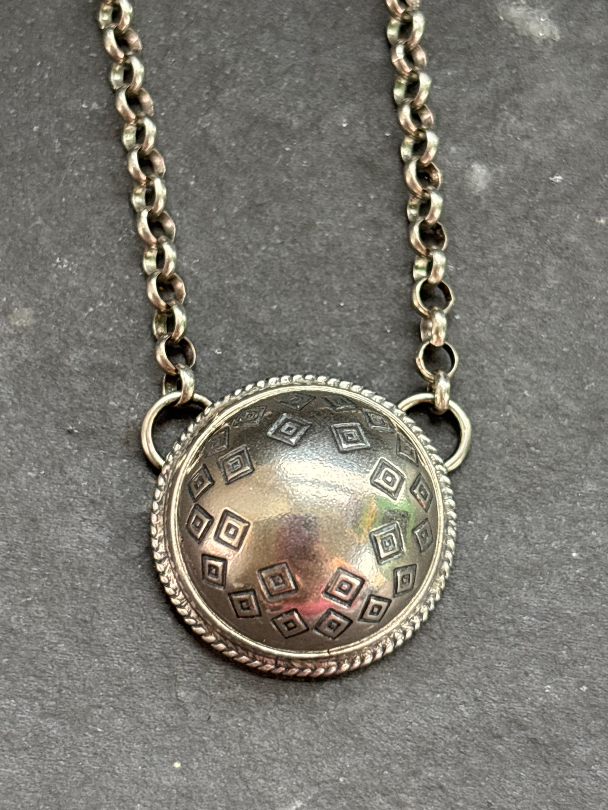 Medicine Man Eye Pattern Ponca Half Shell Necklace
